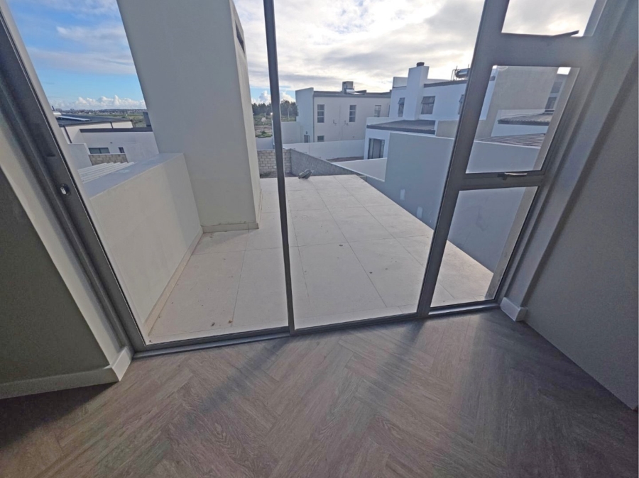  Bedroom Property for Sale in Sandown Western Cape